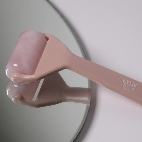 Rose Quartz Facial Roller - Picture 3 of 3